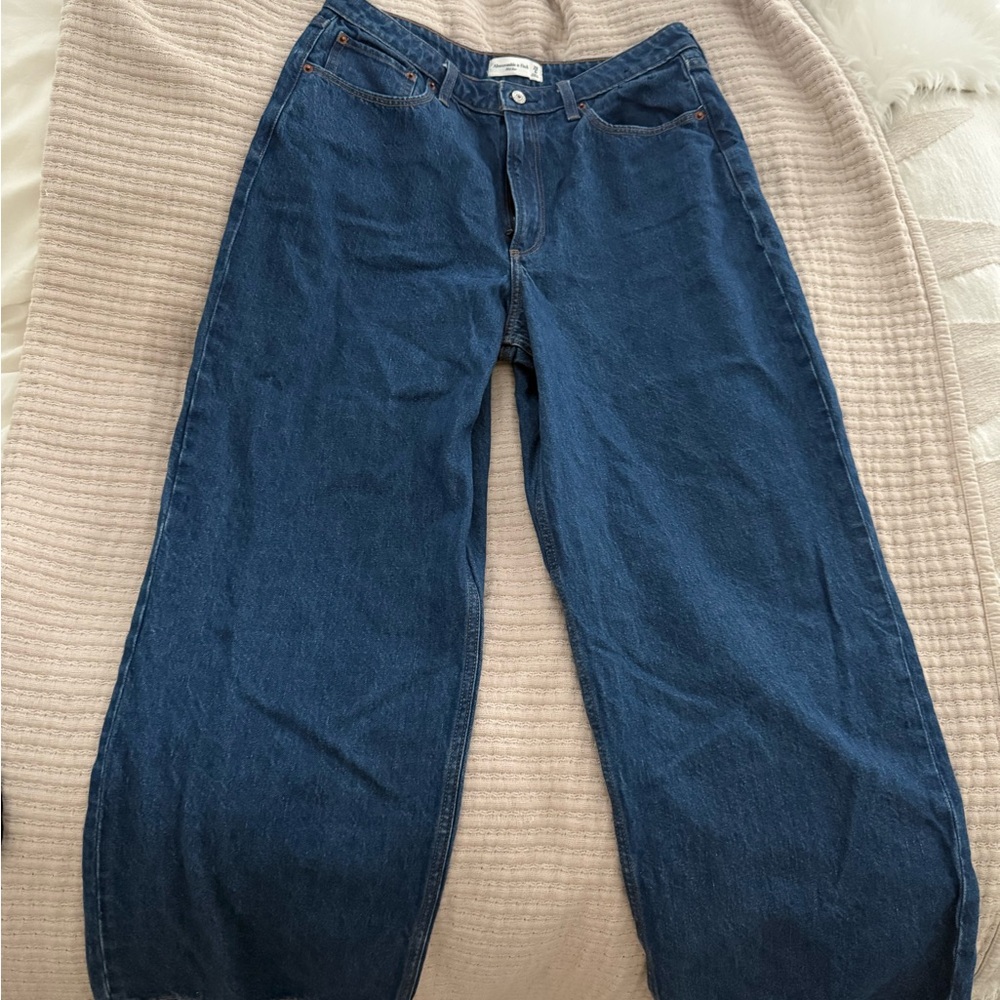 Abercrombie & Fitch Wide Leg Curve Love Jeans